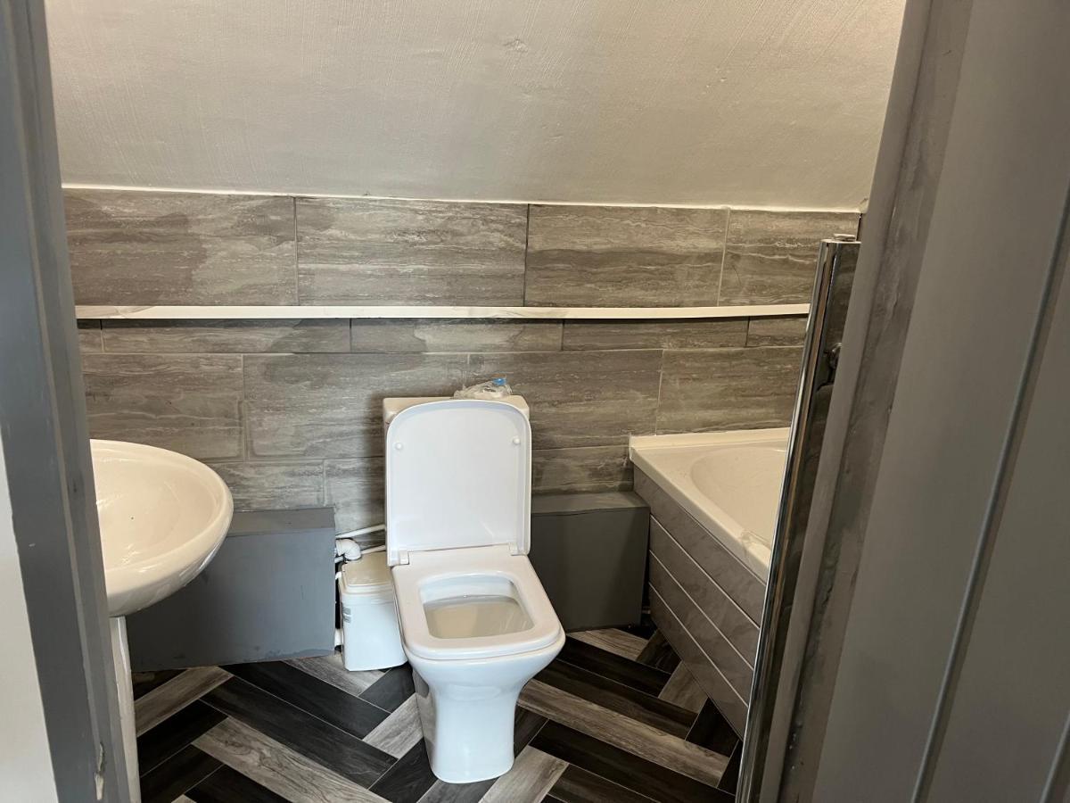 Budget Double En-Suite Bedroom Sheffield Zewnętrze zdjęcie